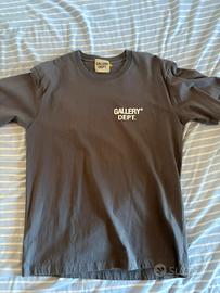 T-shirt Gallery Dept. grigio scuro con scritta