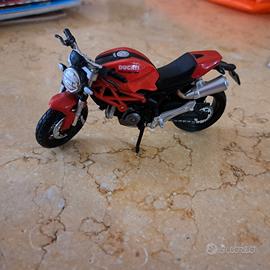 Maisto Modellino Ducati Monster scala 1:24