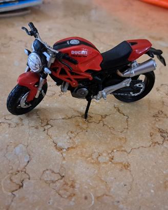 Maisto Modellino Ducati Monster scala 1:24