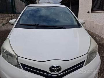YARIS 1400 D TOYOTA  2012