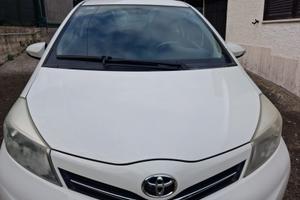 YARIS 1400 D TOYOTA  2012