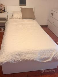 Letto singolo bianco con contenitore