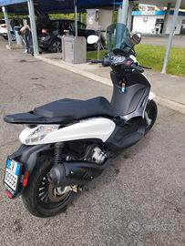 Beverly 300
