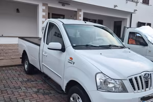 pick up mahindra genio 