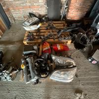 Opel zafira pezzi di ricambio 20 euro a pezzo