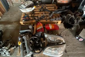 Opel zafira pezzi di ricambio 20 euro a pezzo