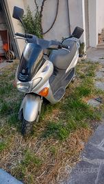 Suzuki UC Epicuro 125