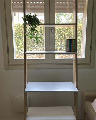 Libreria moderna bianco effetto legno con ripiani