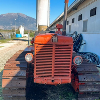 Trattore Fiat 55C cingolato con aratro