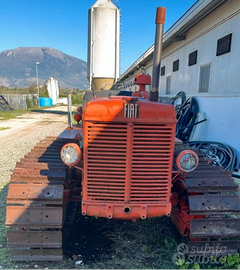 Trattore Fiat 55C cingolato con aratro