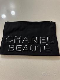 CHANEL BEAUTÉ pochette beauty case nera – 31×20 cm