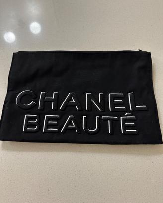CHANEL BEAUTÉ pochette beauty case nera – 31×20 cm