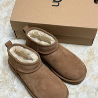 Stivali da neve UGG Classic da donna EU38