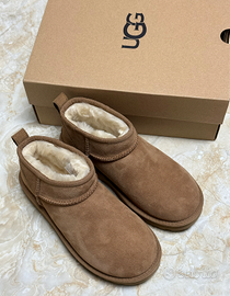 Stivali da neve UGG Classic da donna EU38