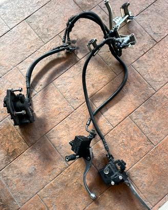 Impianto frenante  anteriore sh 300 del 2010