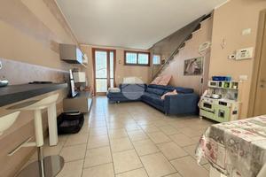 VILLA A SCHIERA A SERGNANO
