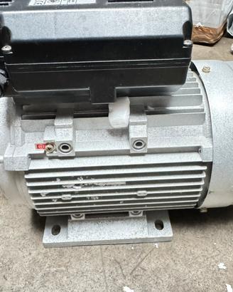 Motore elettrico asincrono 220 volt // 3 cv