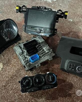 Ricambi accessori Opel Corsa 2017 disponibile