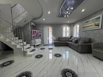 CASA INDIPENDENTE A MASSA