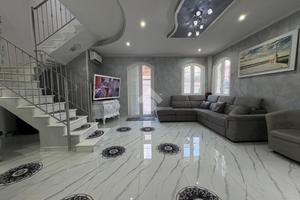 CASA INDIPENDENTE A MASSA