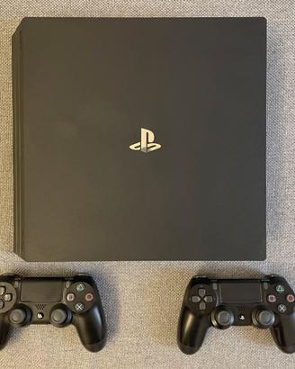 Sony: PlayStation 4 PRO 1 TB con 2 Joystick