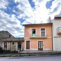 CASA SEMINDIPENDENTE A SAN GIORGIO DEL SANNIO