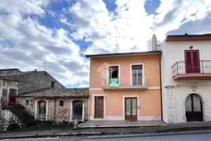 Casa semindipendente a pietradefusi