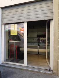 Fondo Commerciale - Angolo P.zza Cavour - Livorno