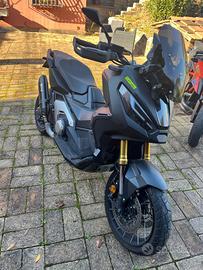 Honda X adv 750 con accessori