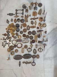 Fregi, borchie,maniglie d'epoca
