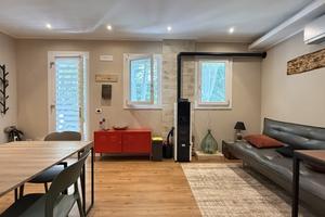 Casa singola immersa nel verde con ampio giardino