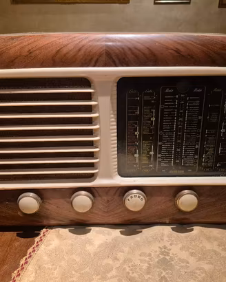 Radio Minerva a valvole anni 50
