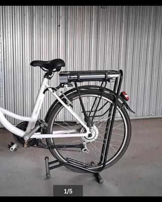 bici donna esperia a pedalata assistita.