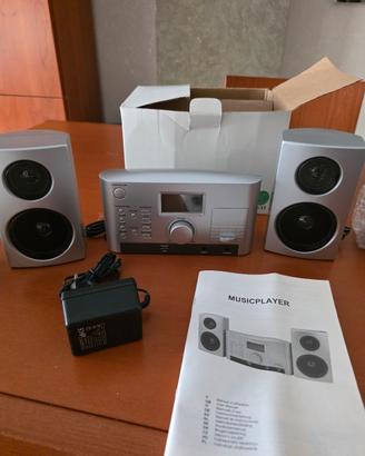 stereo piccolo con casse S.E.C.