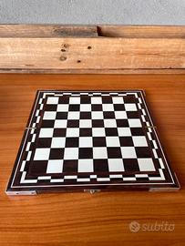 Scacchiera pieghevole artigianale vintage in legno