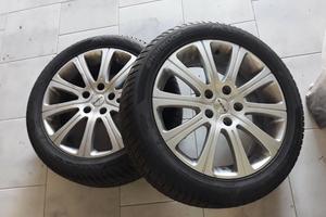 Copertoni invernali 215/50 R17 con cerchi in lega