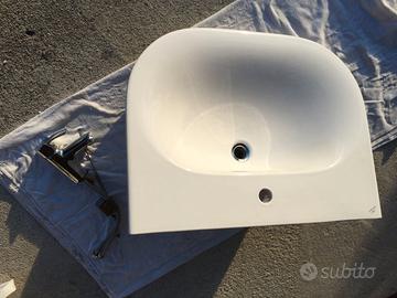 Lavabo con colonna sospesa