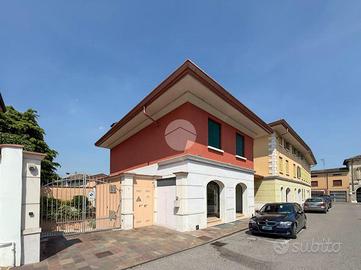 NEGOZIO A GUIDIZZOLO