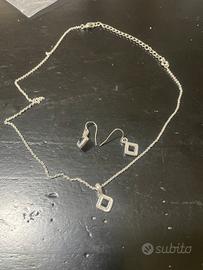 Collana con orecchini