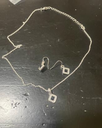 Collana con orecchini