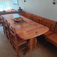 Tavolo taverna con panca e cucinino