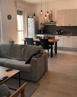 Bilocale con balcone e post auto Samarate