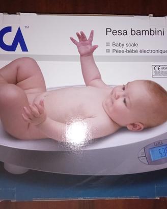 Bilancia pesa neonati
