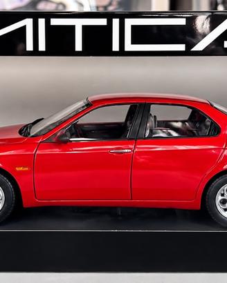 Alta Romeo 156 2.5 V6 24V 1997 Mitica 1:18 Rossa