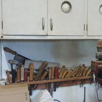 Tornio per legno, trapano a colonna, attrezzi