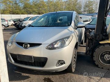 MAZDA 2 DEL 2011 PER RICAMBI