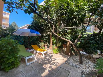 Casa dei Garofani - parcheggio e giardino privato