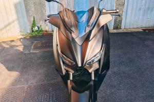Yamaha XMAX 300 Iron Max