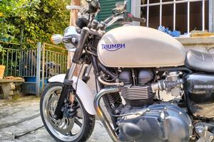 Triumph Bonneville 865