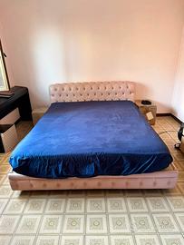 Letto Matrimoniale in Pelle Rosa Antico
